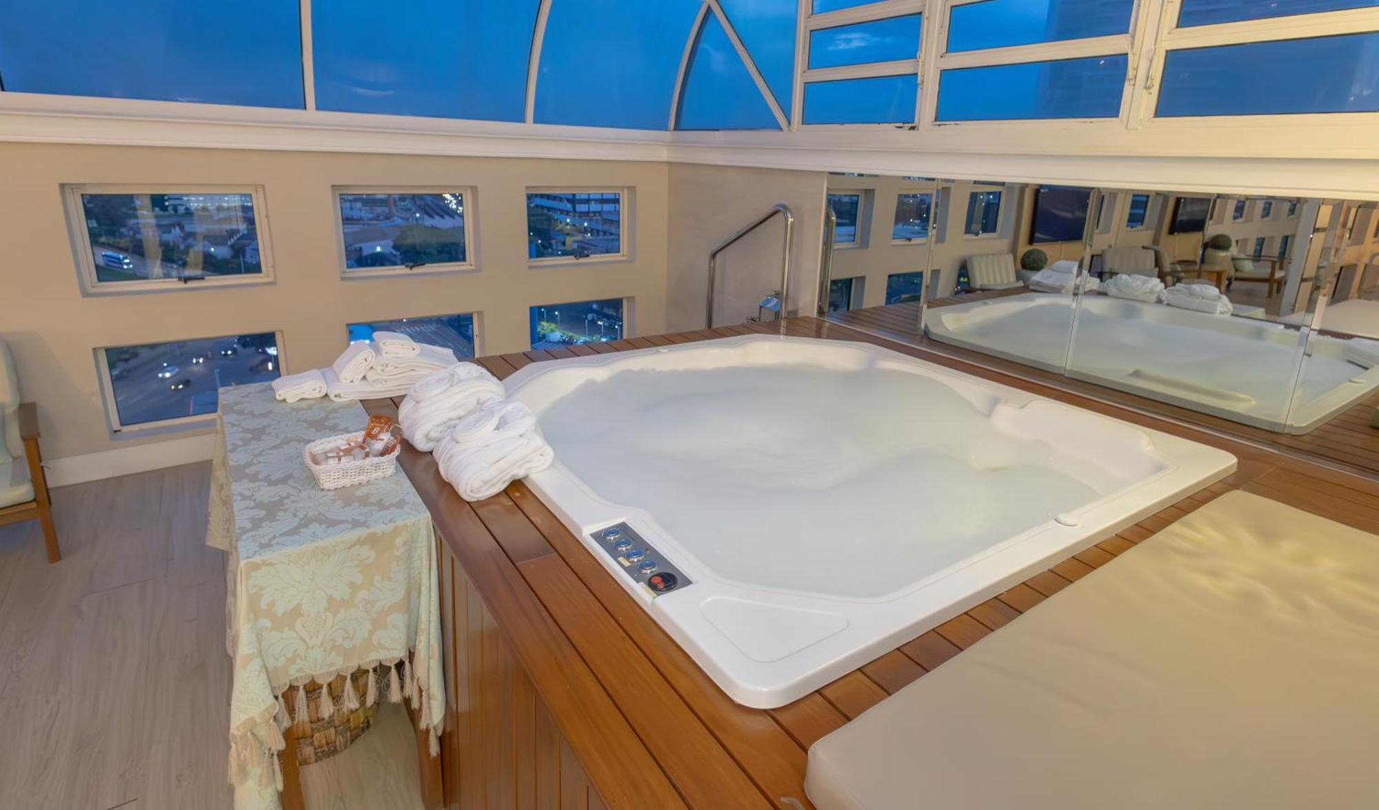 Lizon Curitiba Hotel Екстериор снимка